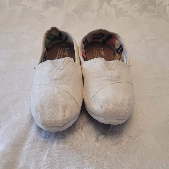 TOMS White Alpargatas - Picture 2 of 6